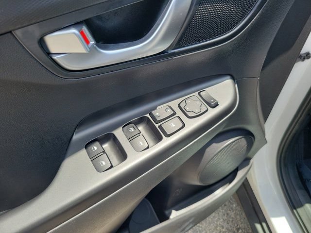 Certified 2023 Hyundai Kona SEL w/ Convenience Package FWD image 13