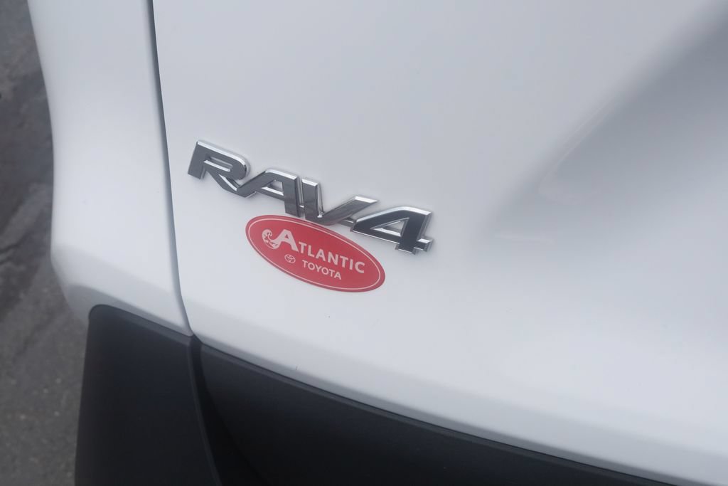 Used 2024 Toyota RAV4 LE AWD/4WD image 11