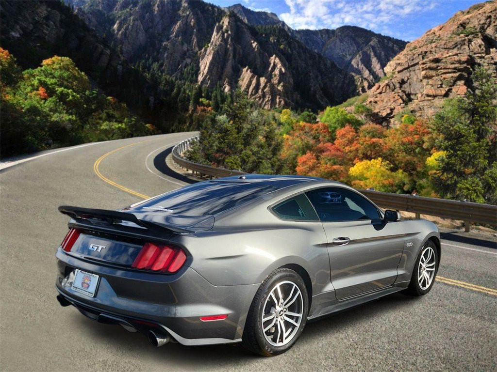 Used 2017 Ford Mustang GT Premium image 3