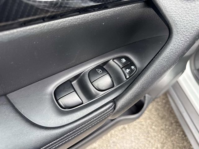 Used 2018 Nissan Rogue SL image 12