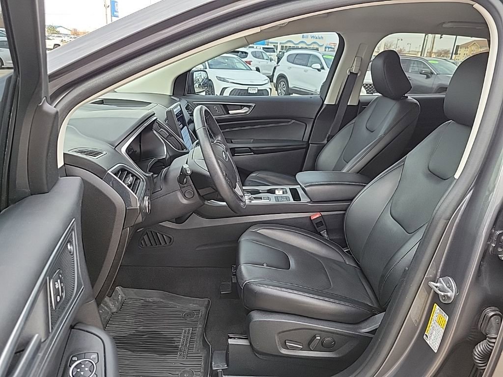 Used 2021 Ford Edge Titanium w/ Equipment Group 301A image 8