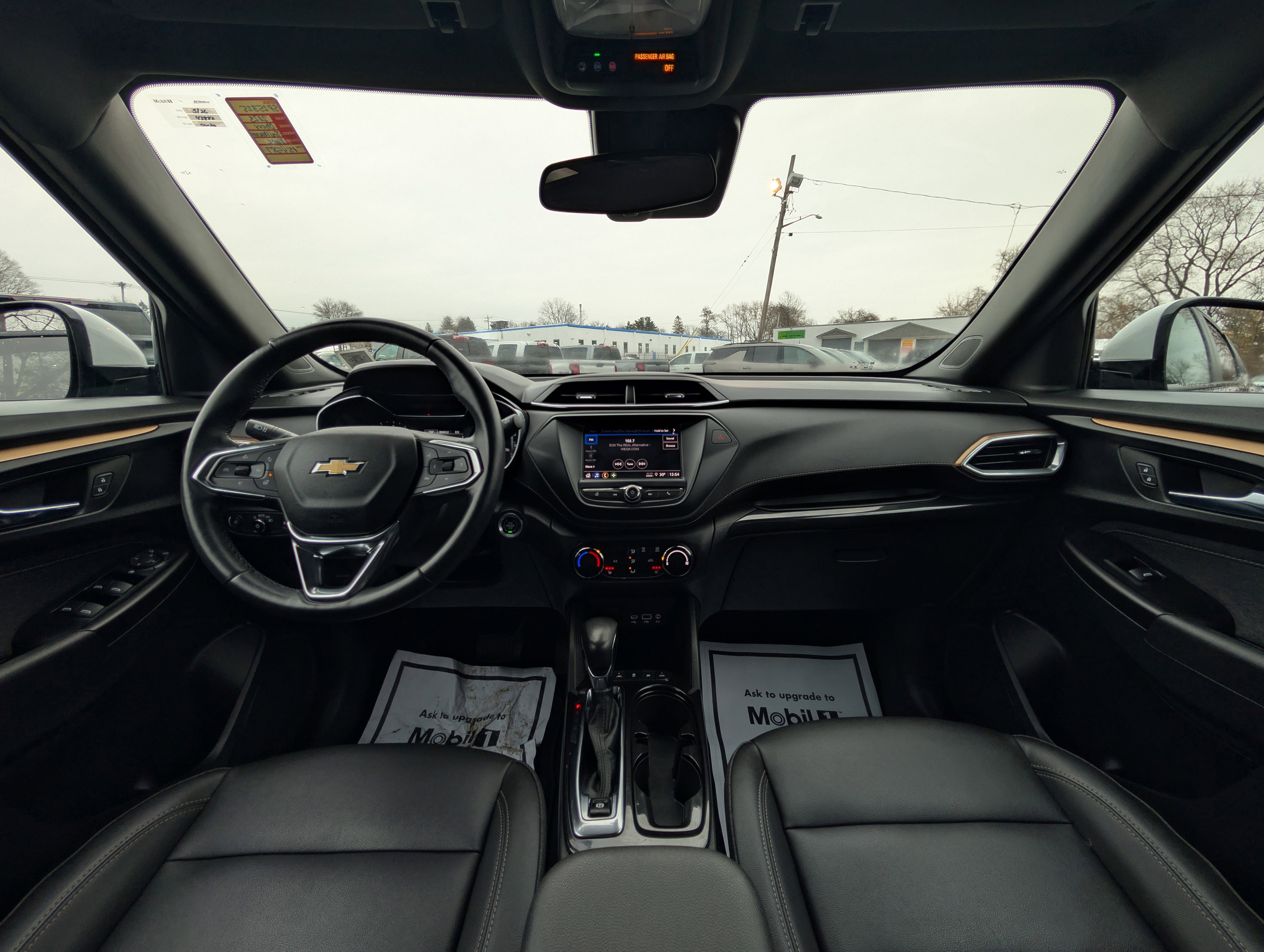 Used 2023 Chevrolet TrailBlazer ACTIV image 2