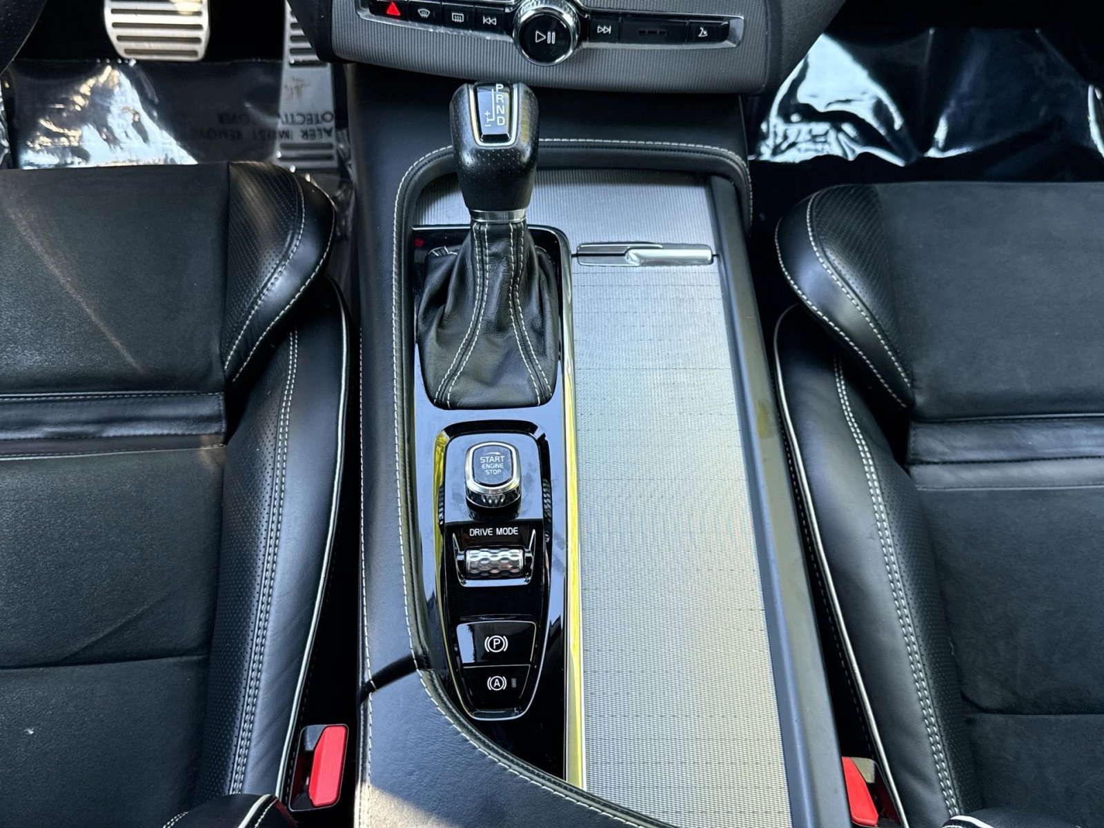 Used 2019 Volvo XC90 T6 R-Design w/ Advanced Package AWD/4WD image 22