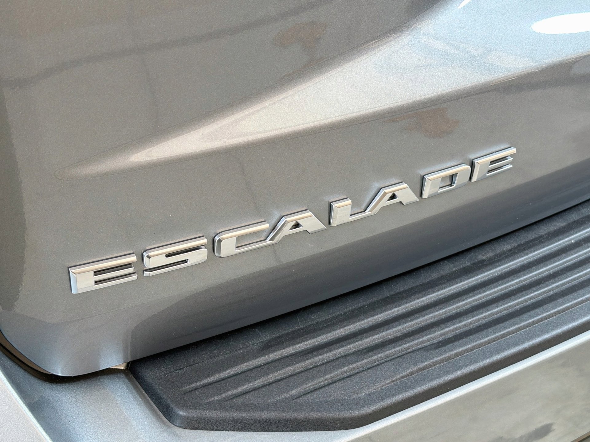 New 2027 Cadillac Escalade Sport w/ LPO, Floor Liner Package AWD/4WD image 11