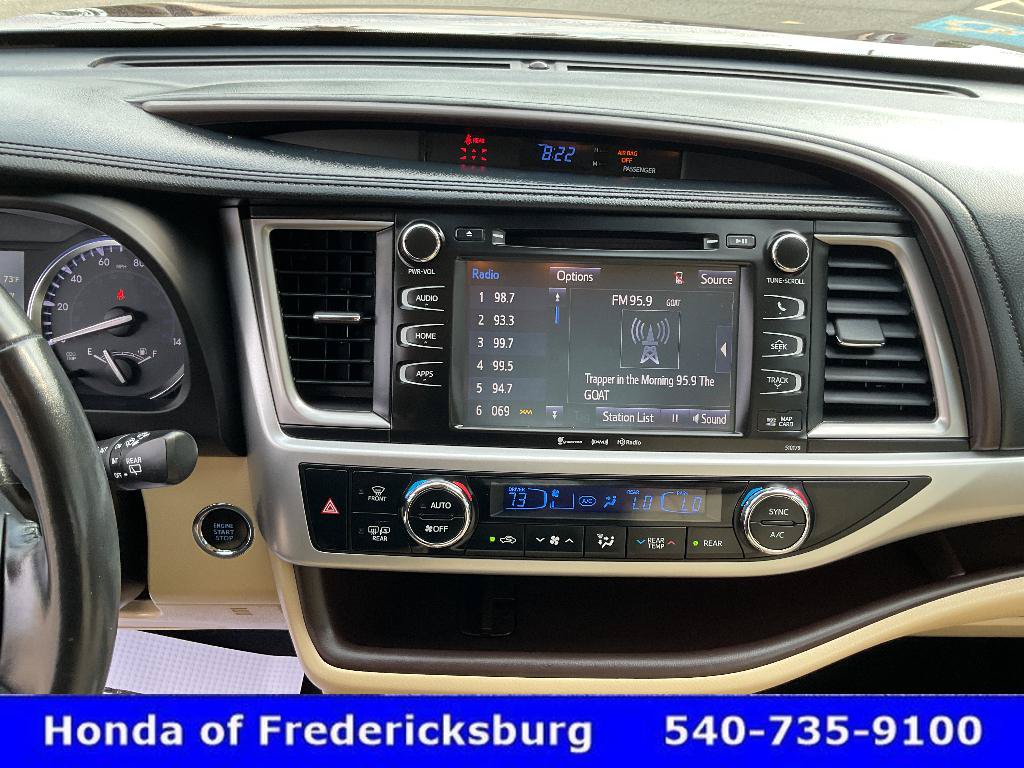 Used 2017 Toyota Highlander XLE AWD/4WD image 35