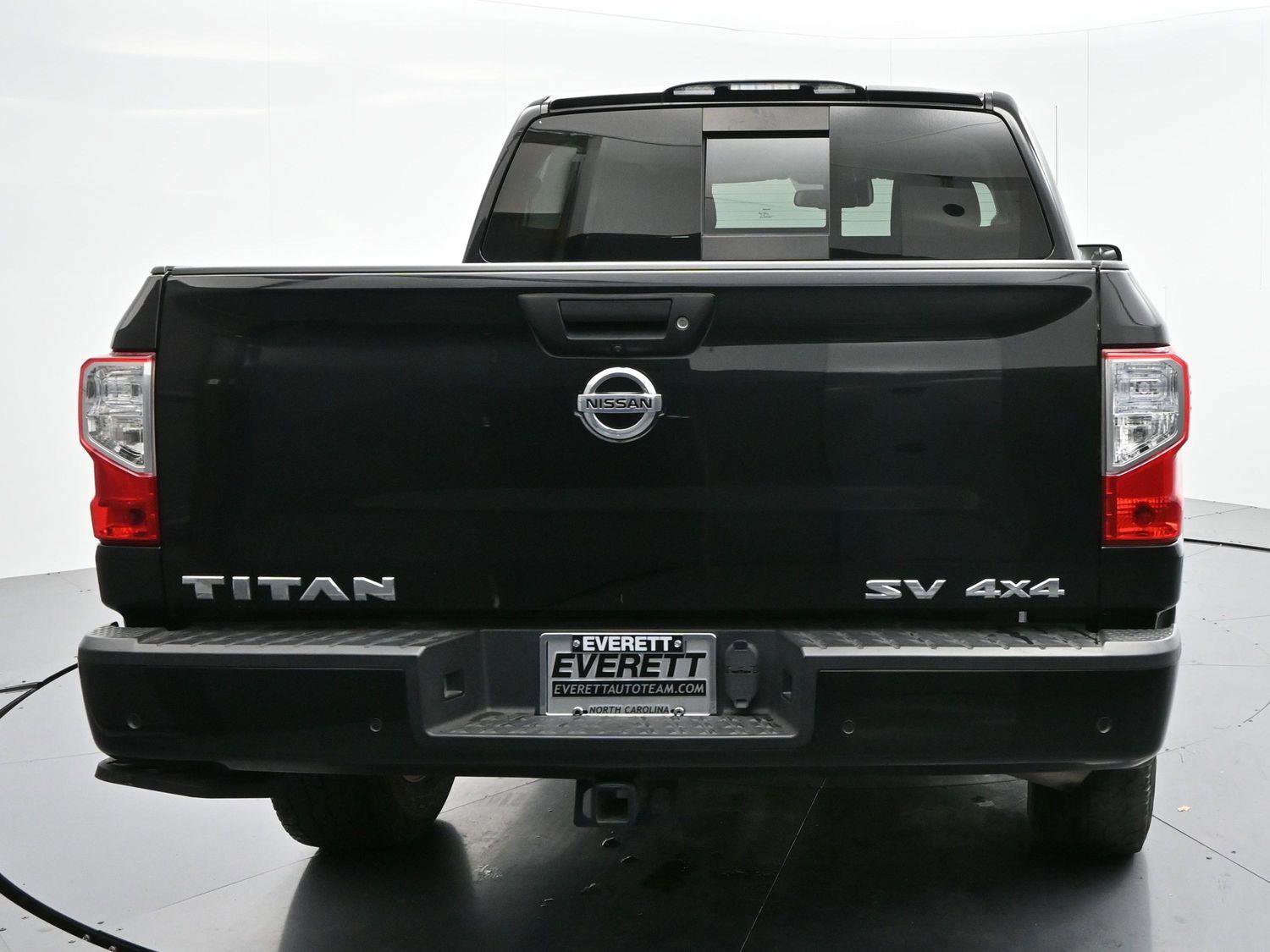Used 2020 Nissan Titan SV w/ SV Convenience Package image 6