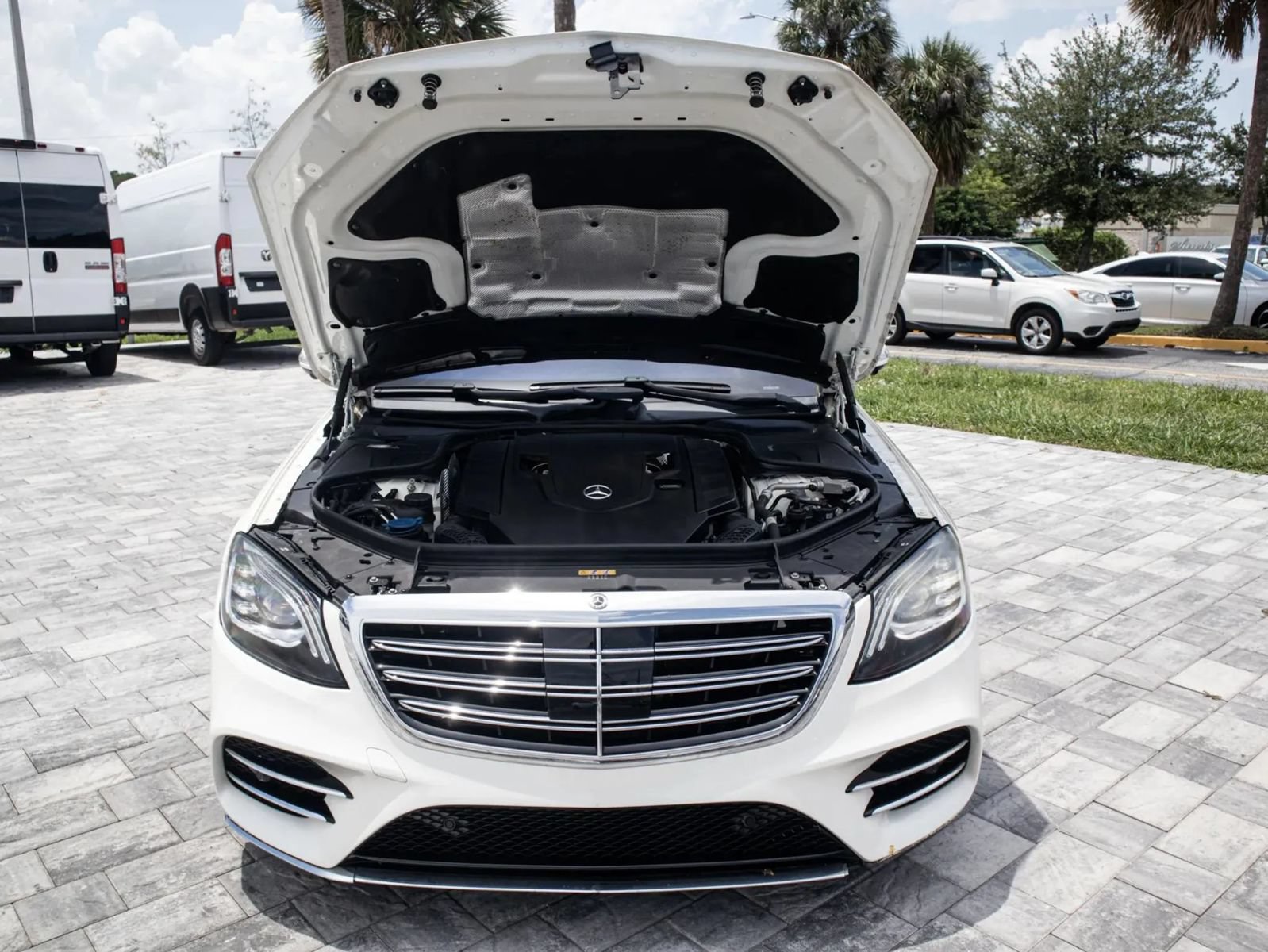 Used 2019 Mercedes-Benz S 560 Sedan w/ AMG Line Exterior image 40