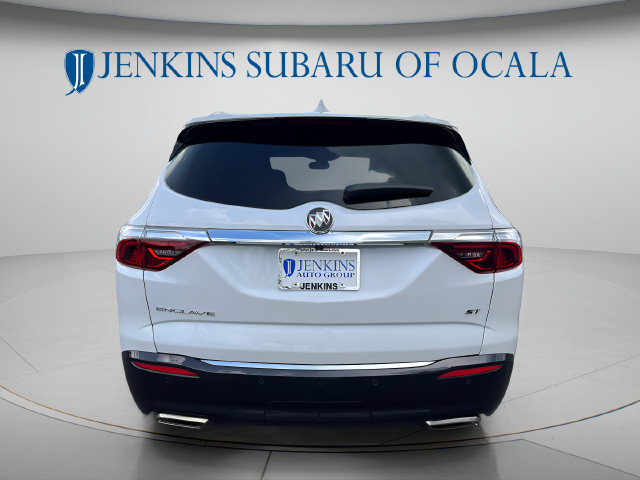 Used 2024 Buick Enclave Essence w/ Experience Buick Package FWD image 4