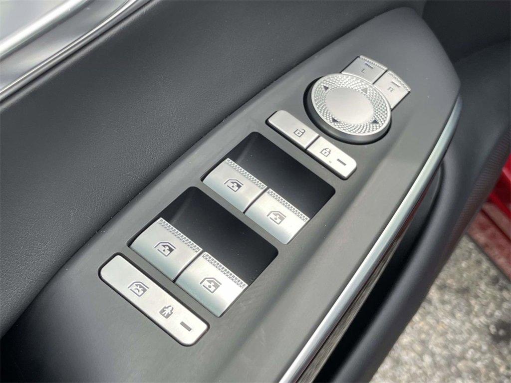 Certified 2025 Genesis GV70 2.5T image 16