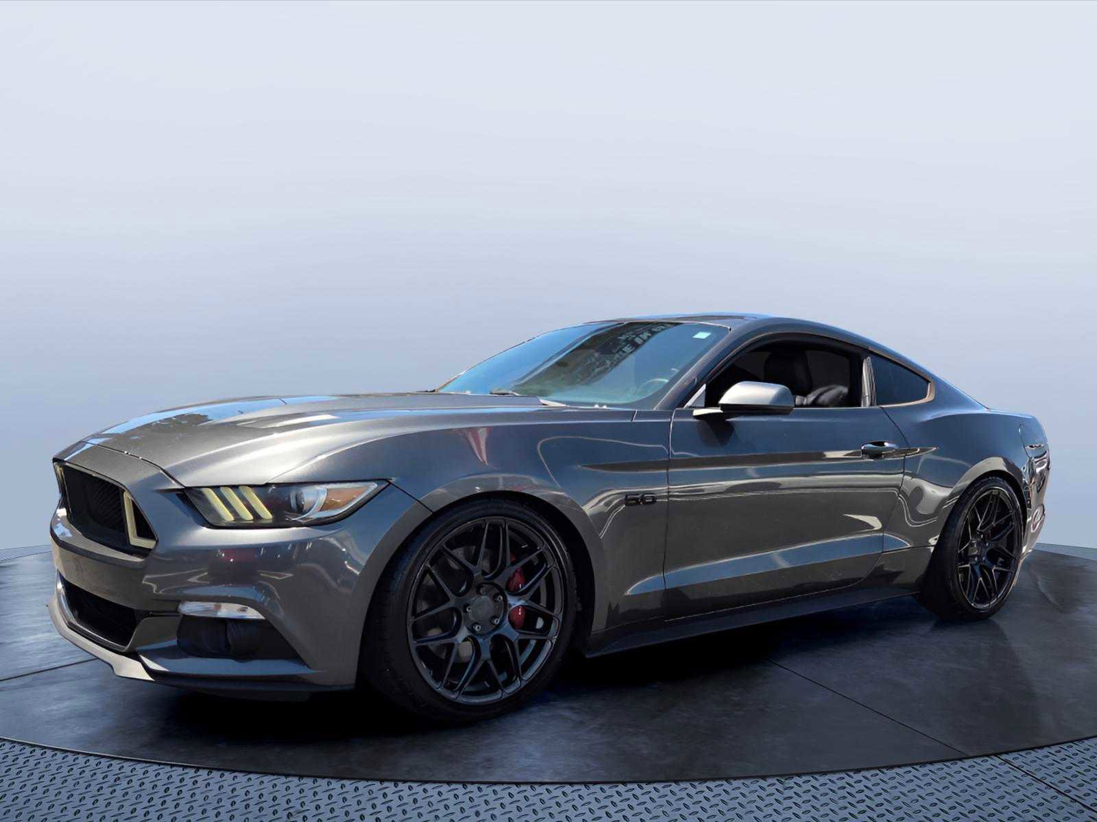 Used 2016 Ford Mustang GT RWD image 2