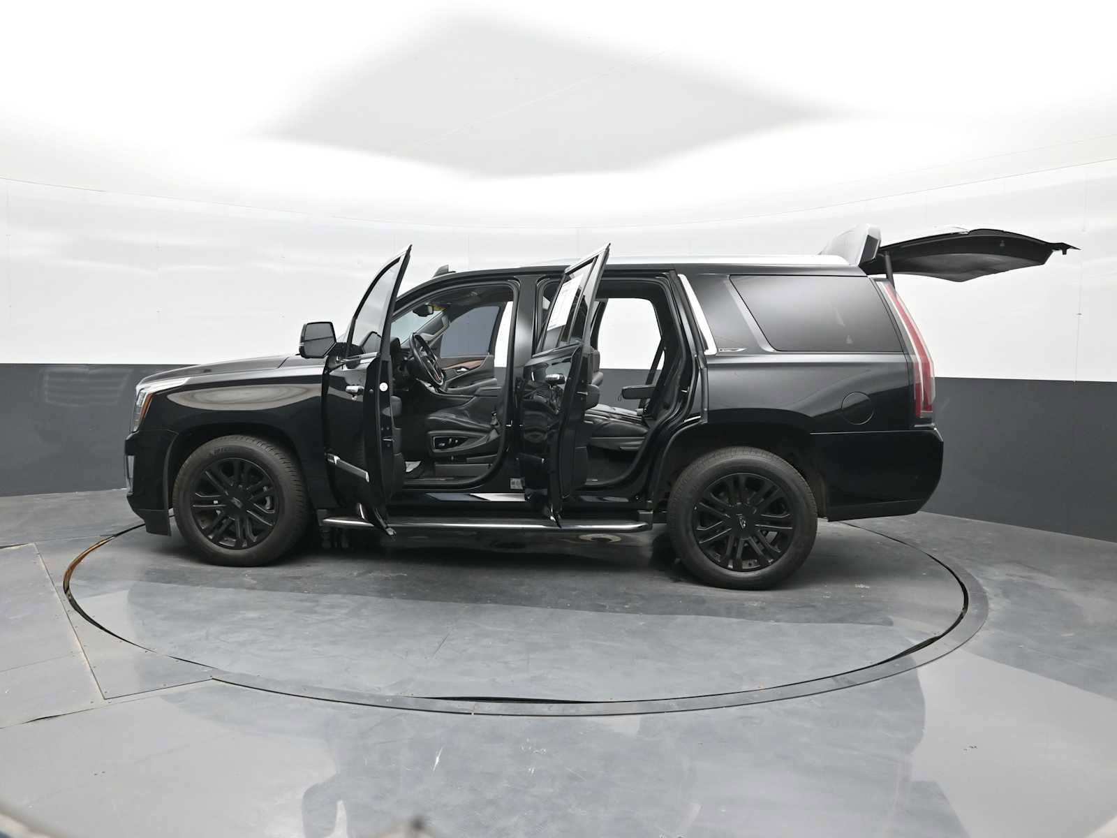 Used 2018 Cadillac Escalade 4WD image 40