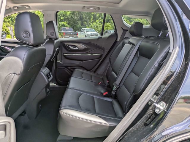 Used 2022 GMC Terrain SLT w/ Infotainment Package II FWD image 12