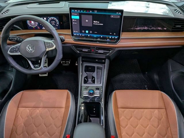New 2026 Volkswagen Tiguan SEL R-Line AWD/4WD image 16