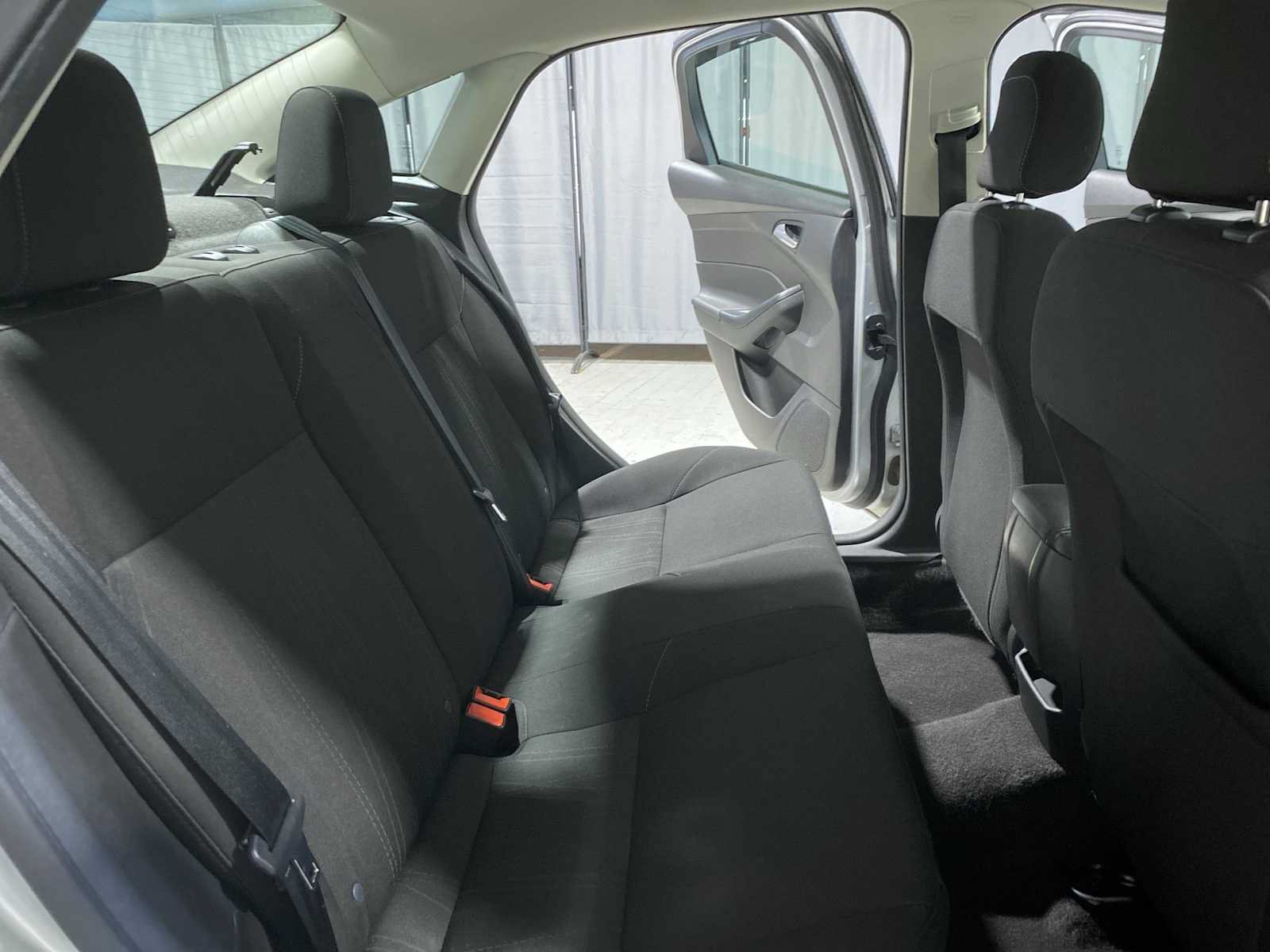 Used 2018 Ford Focus SE FWD image 13
