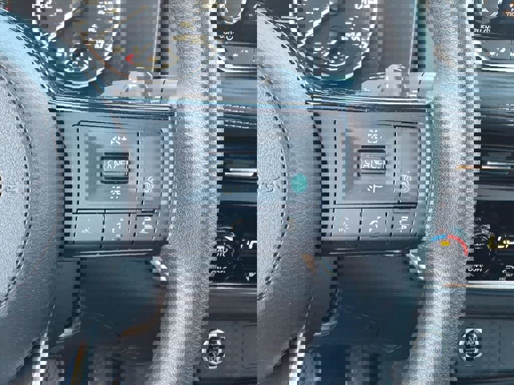 Used 2021 Nissan Rogue SV image 25