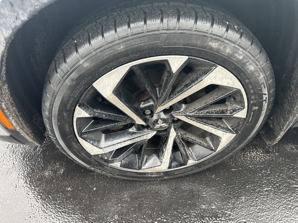 Used 2023 Mitsubishi Outlander SE image 9