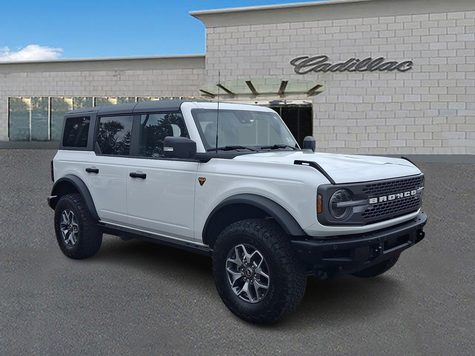Used 2024 Ford Bronco Badlands AWD/4WD image 3