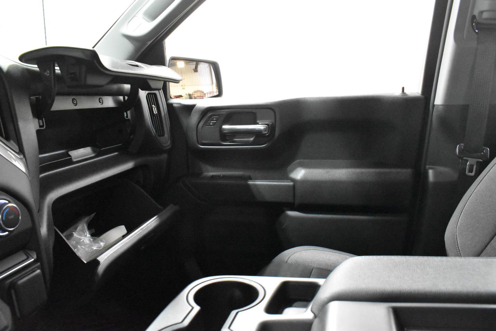 Used 2022 Chevrolet Silverado 1500 Custom w/ LPO, Dark Essentials Package AWD/4WD image 18