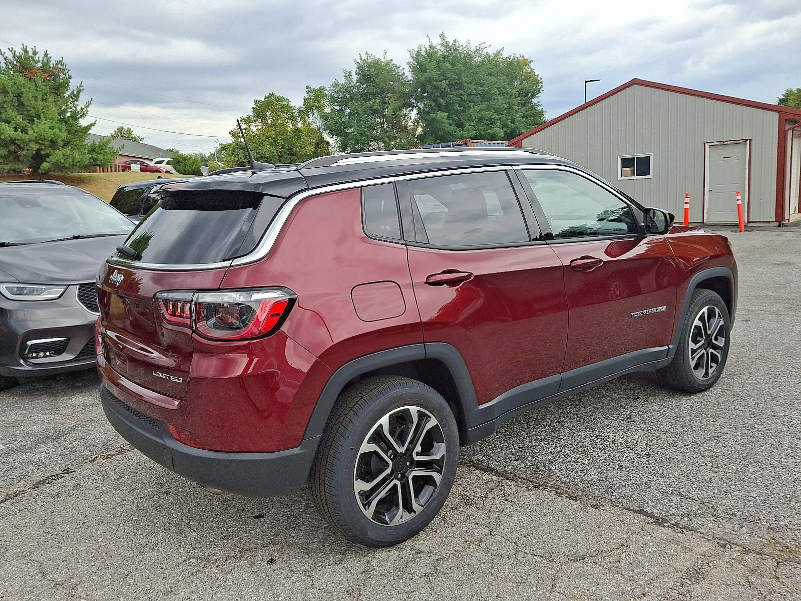 Used 2022 Jeep Compass Limited image 8