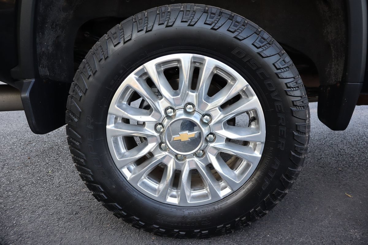 Used 2022 Chevrolet Silverado 3500 High Country w/ Safety Package II AWD/4WD image 43