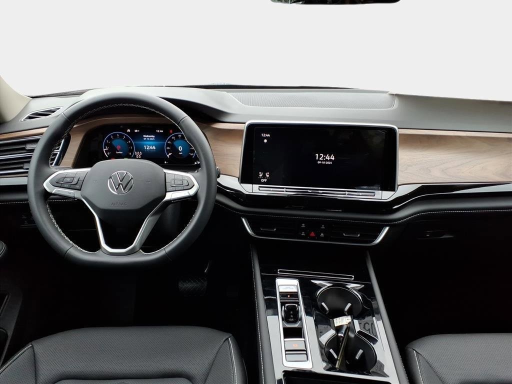 New 2026 Volkswagen Atlas SE image 14