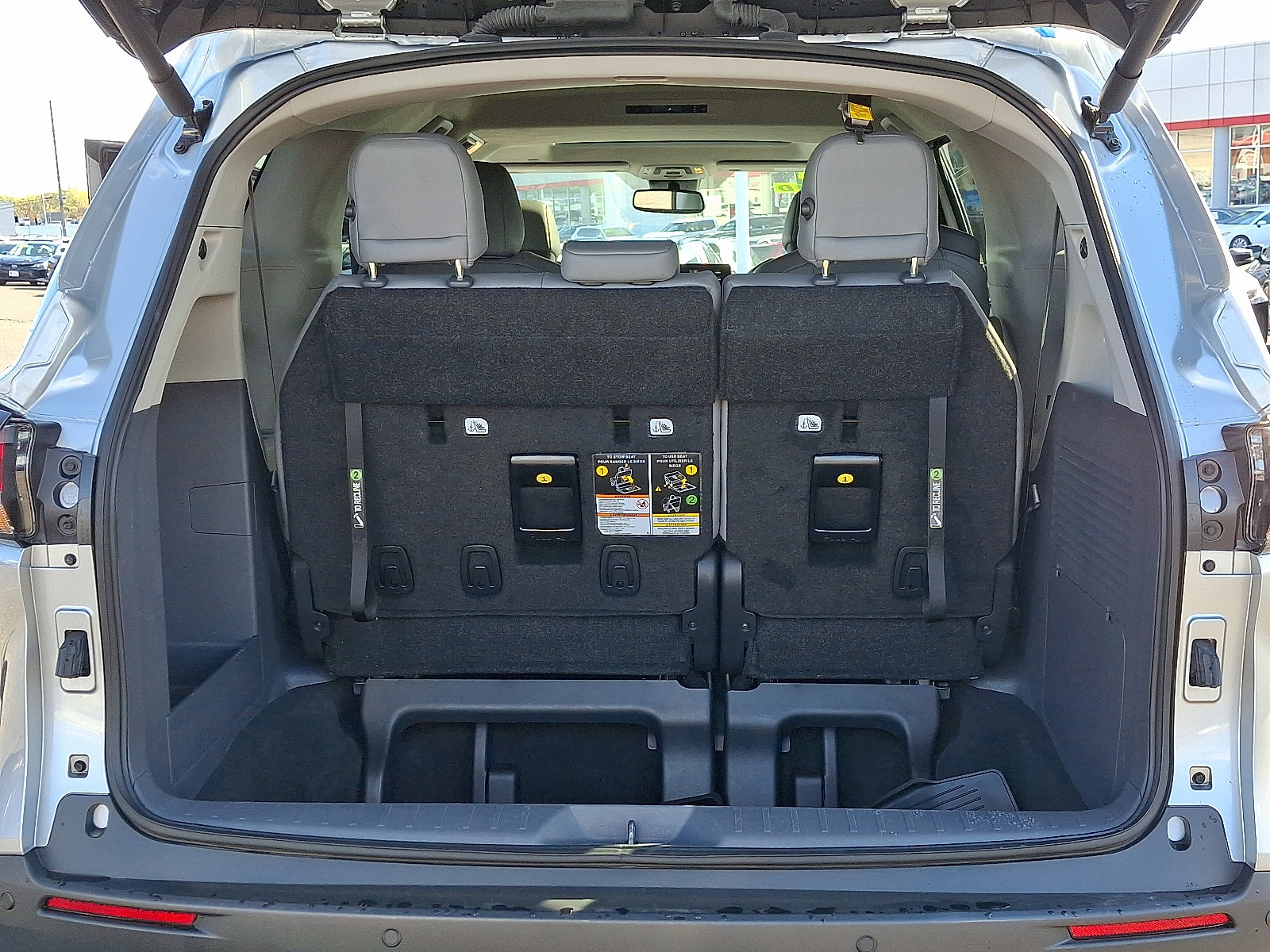 Certified 2024 Toyota Sienna XLE image 29