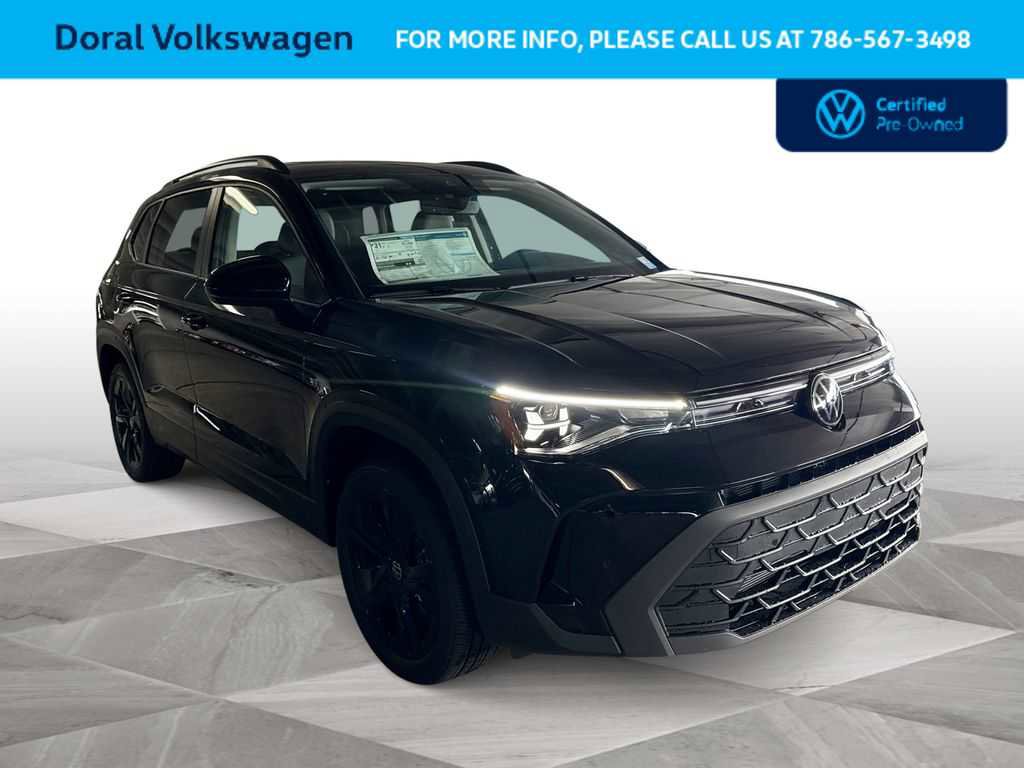 Used 2025 Volkswagen Taos SE FWD image 2
