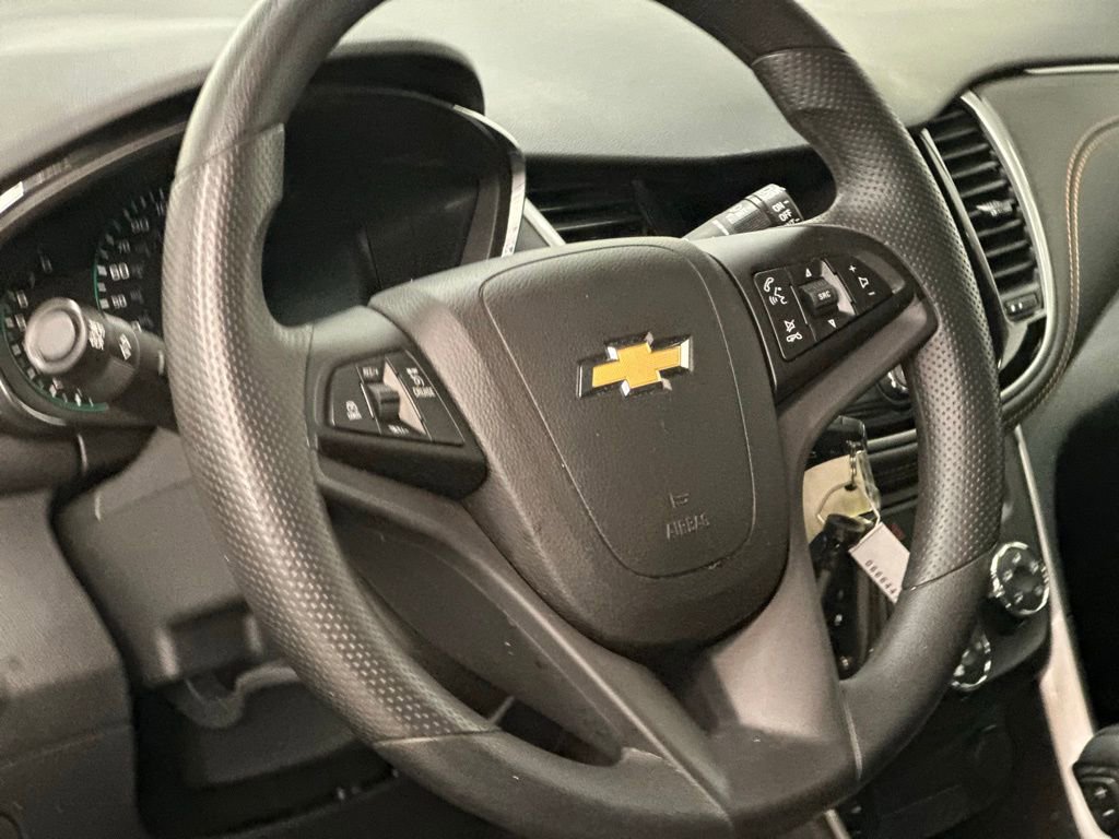 Certified 2022 Chevrolet Trax LS w/ Tint and Cruise Package image 18