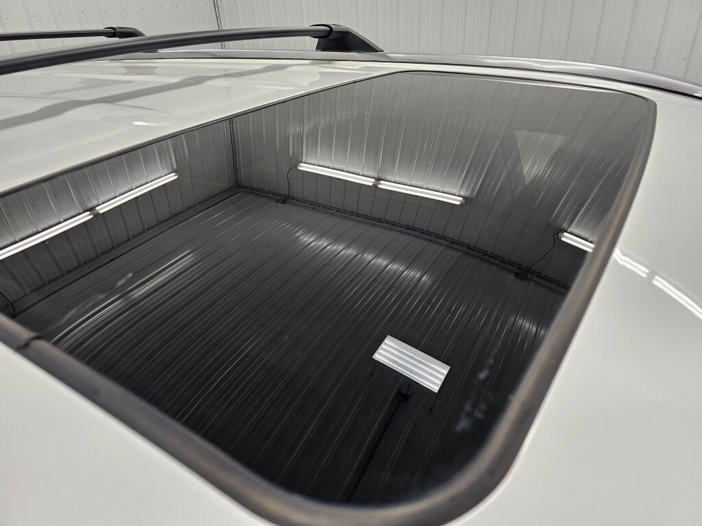 Used 2021 Toyota Highlander XLE image 23