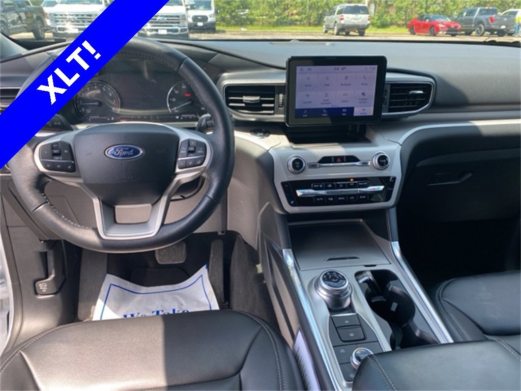 Used 2024 Ford Explorer XLT w/ Equipment Group 202A image 2