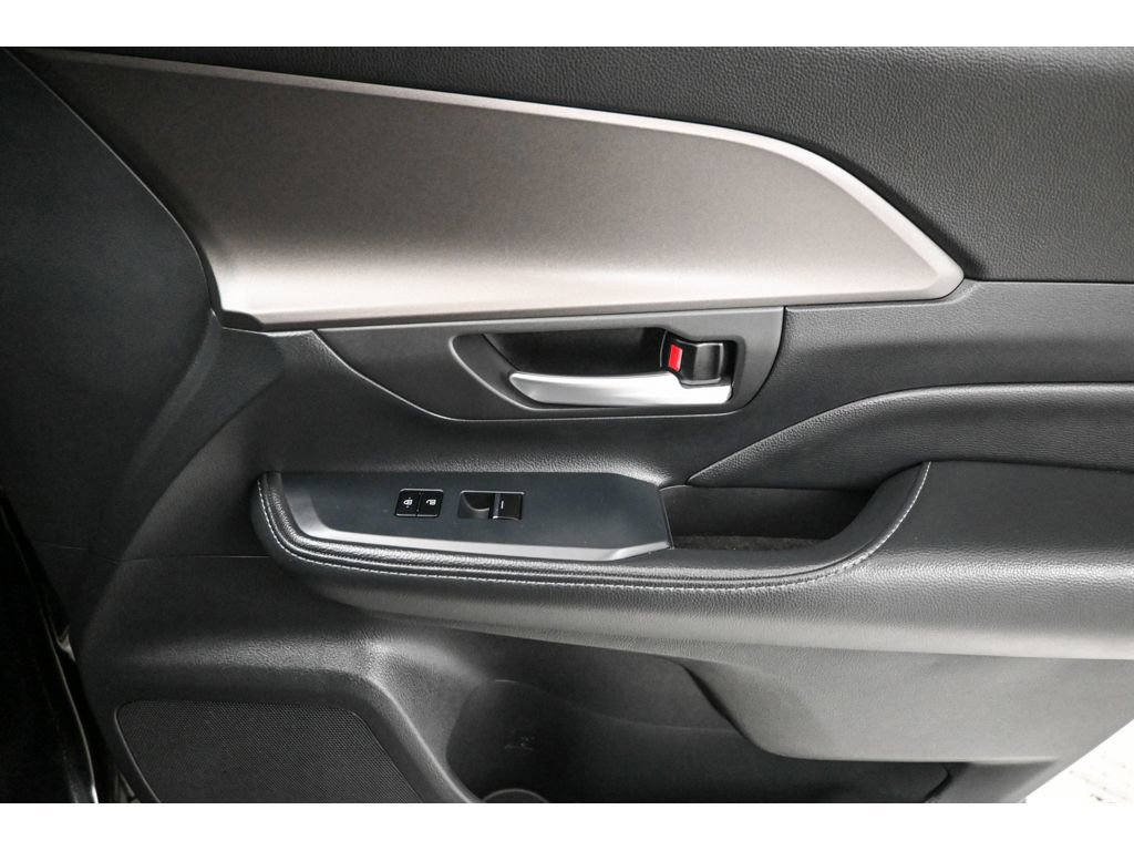 Used 2024 Toyota Grand Highlander XLE image 16