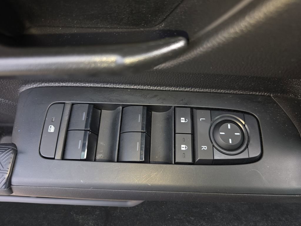 Used 2024 Toyota Tacoma SR image 39