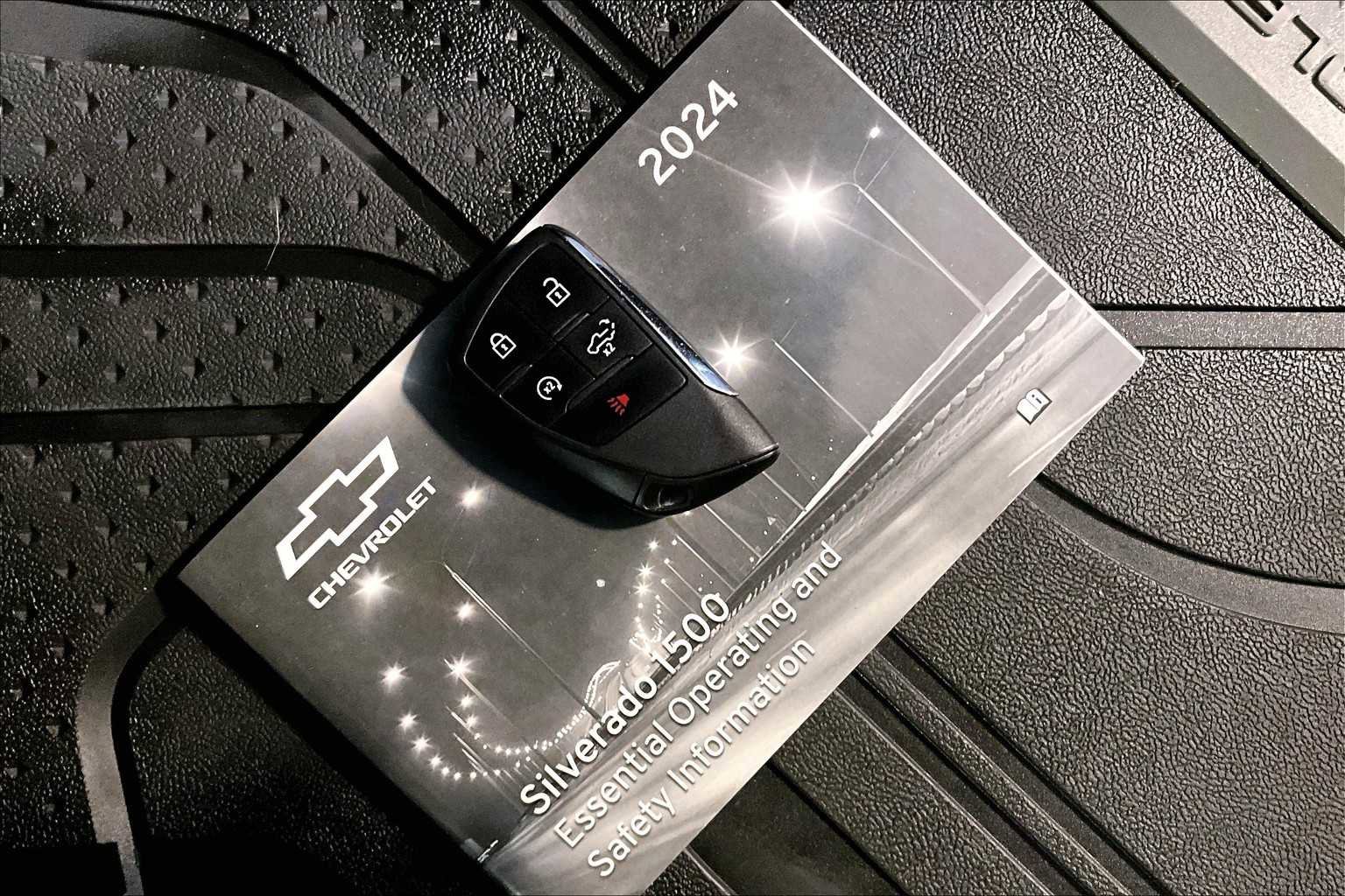 Used 2024 Chevrolet Silverado 1500 RST w/ Z71 Off-Road Package image 31