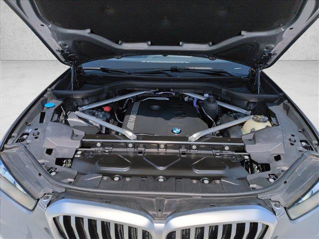 Used 2026 BMW X5 xDrive40i w/ M Sport Package AWD/4WD image 25