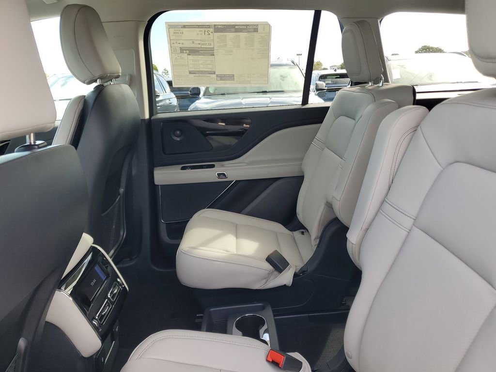 New 2025 Lincoln Aviator 2WD w/ Equipment Group 101A image 11
