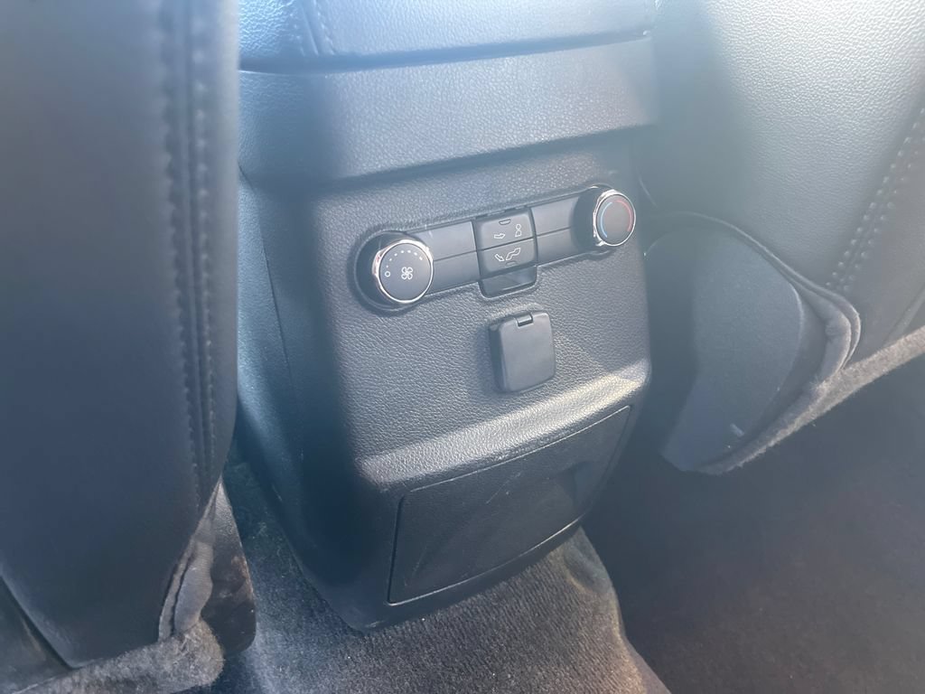 Used 2017 Ford Explorer XLT w/ Equipment Group 202A AWD/4WD image 30