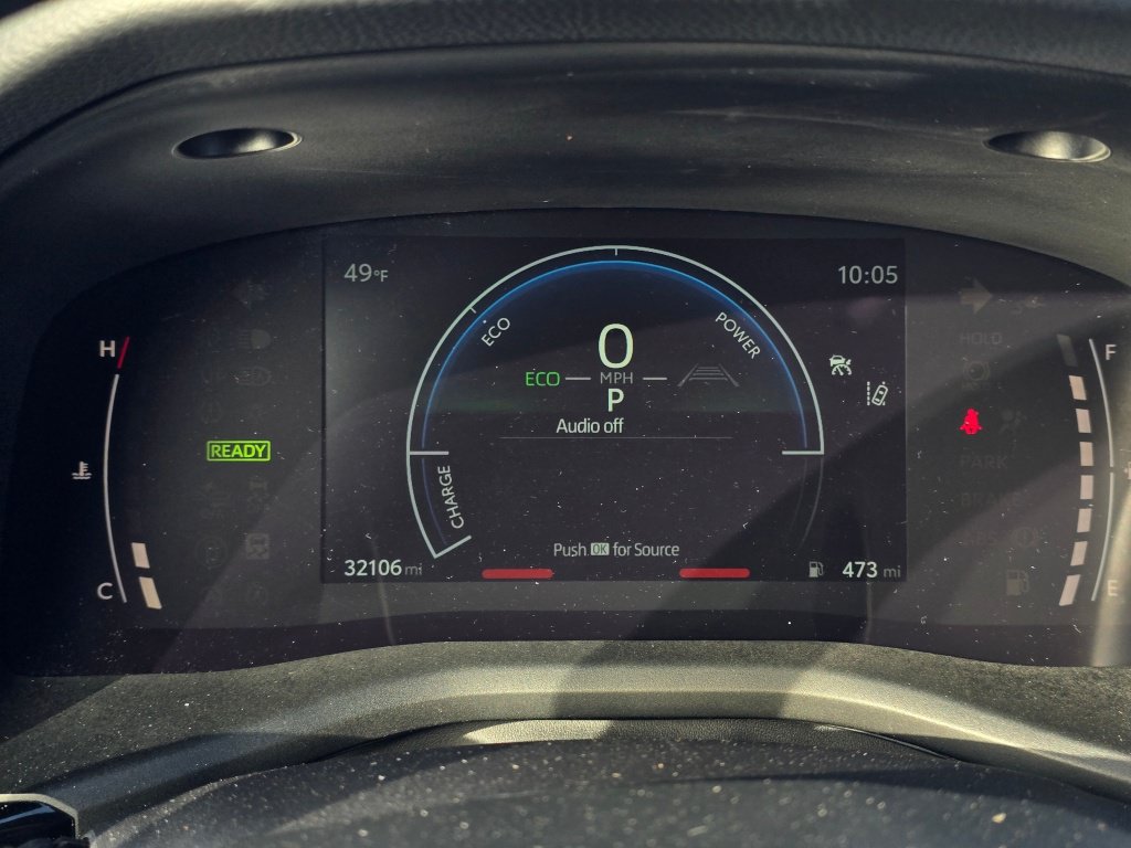 Used 2025 Toyota Camry LE FWD image 36