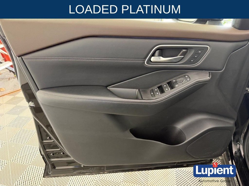 Used 2023 Nissan Rogue Platinum AWD/4WD image 18