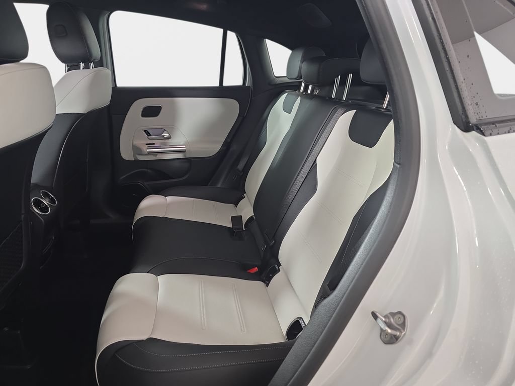 Used 2023 Mercedes-Benz GLA 45 AMG 4MATIC image 17