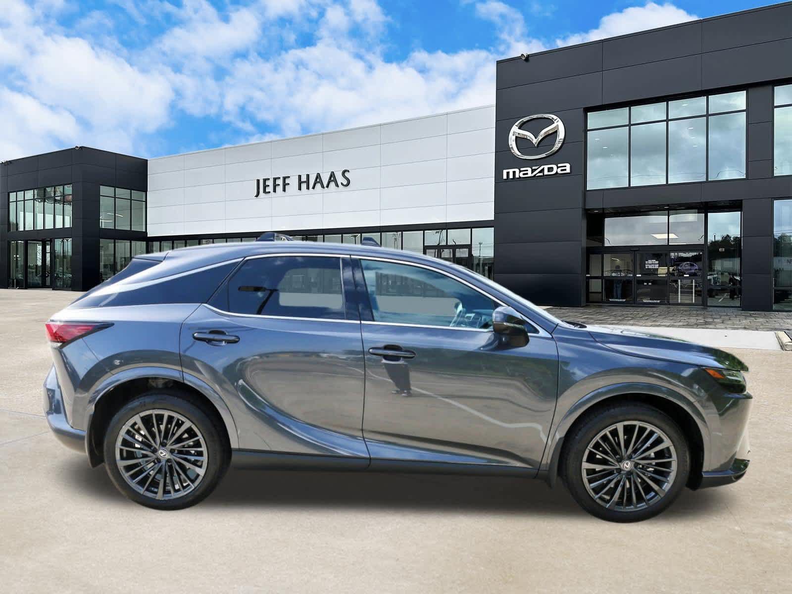 Used 2025 Lexus RX 350 Premium w/ Convenience Package FWD image 5