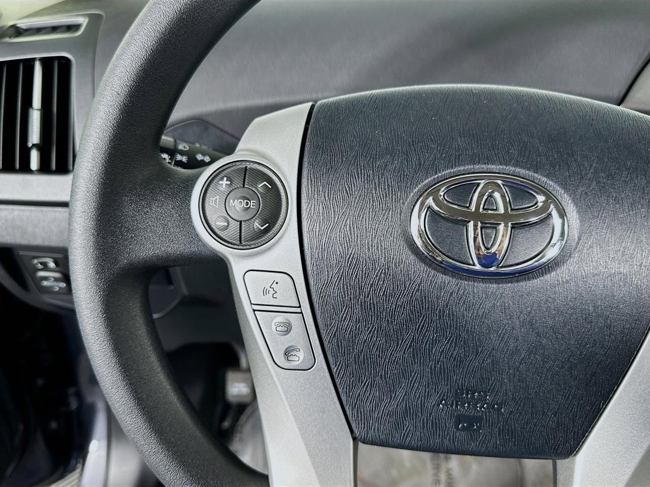 Used 2015 Toyota Prius Prime Plug-In Hybrid image 30