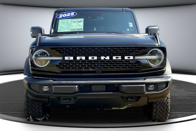 Used 2025 Ford Bronco Outer Banks AWD/4WD image 2