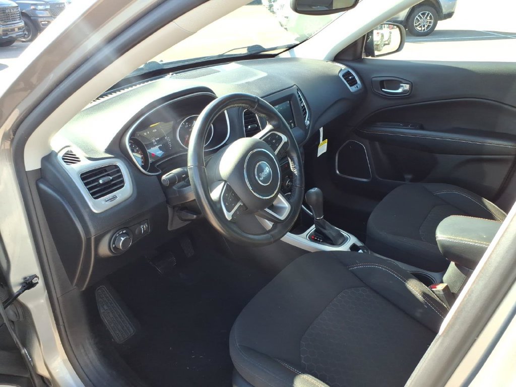 Used 2021 Jeep Compass Sport w/ Cold Weather Group FWD image 12