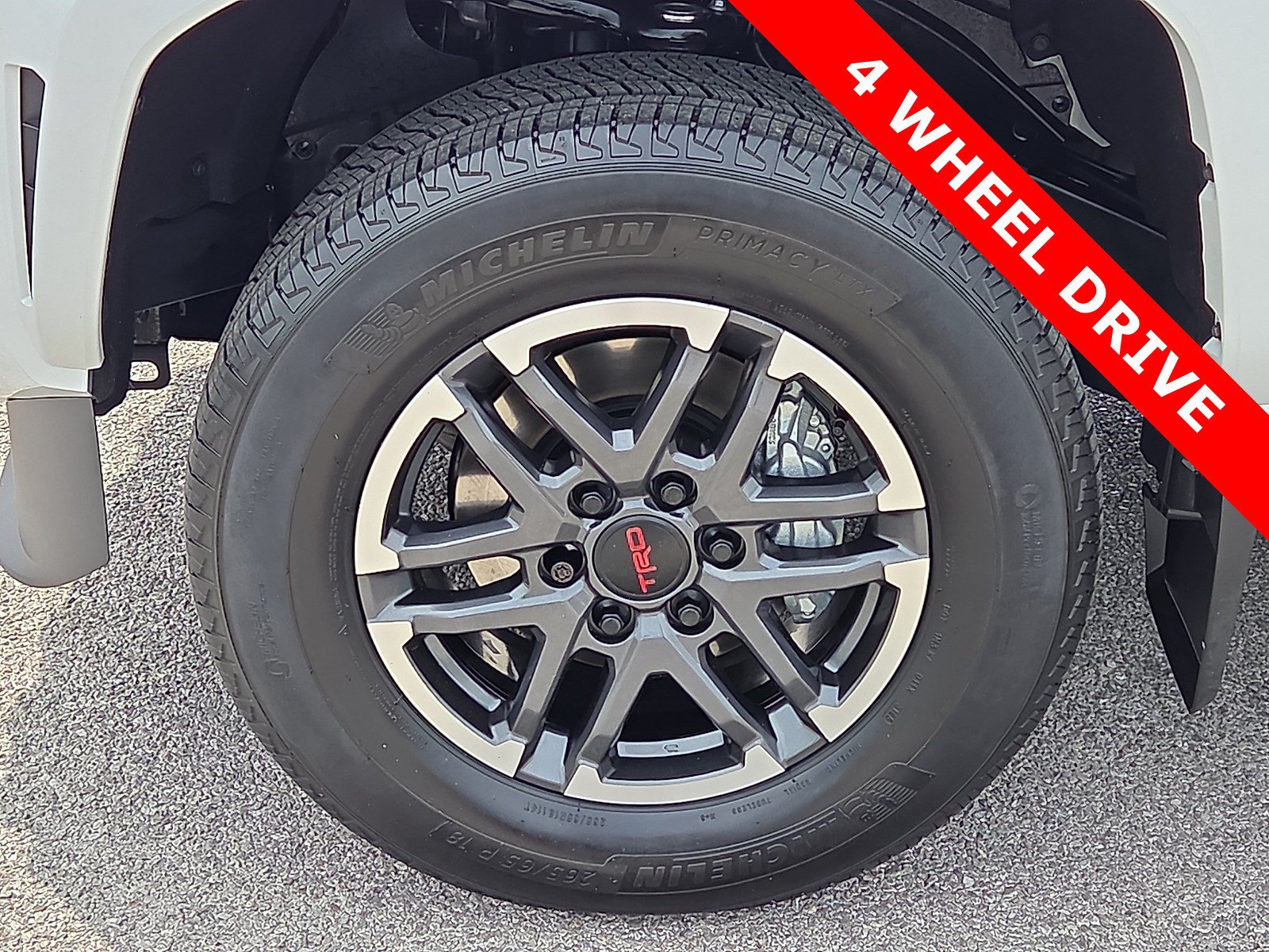 Used 2025 Toyota Tacoma TRD Sport AWD/4WD image 7