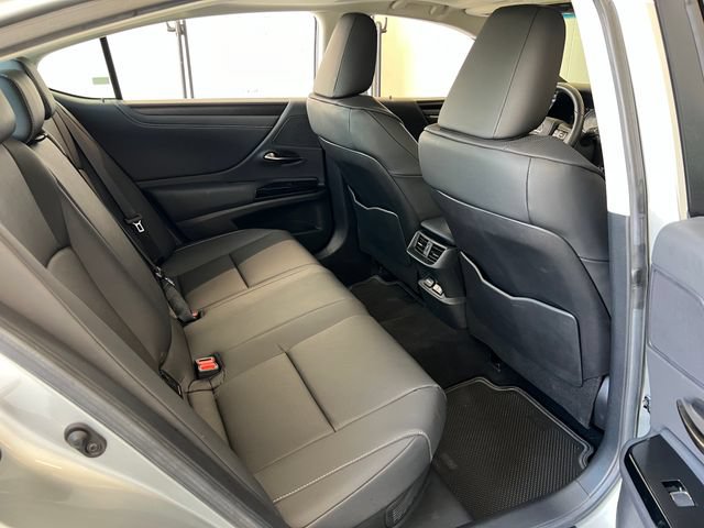 Used 2025 Lexus ES 300h w/ Premium Package FWD image 51