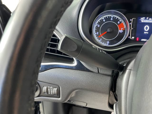 Used 2021 Jeep Cherokee Latitude Plus AWD/4WD image 14