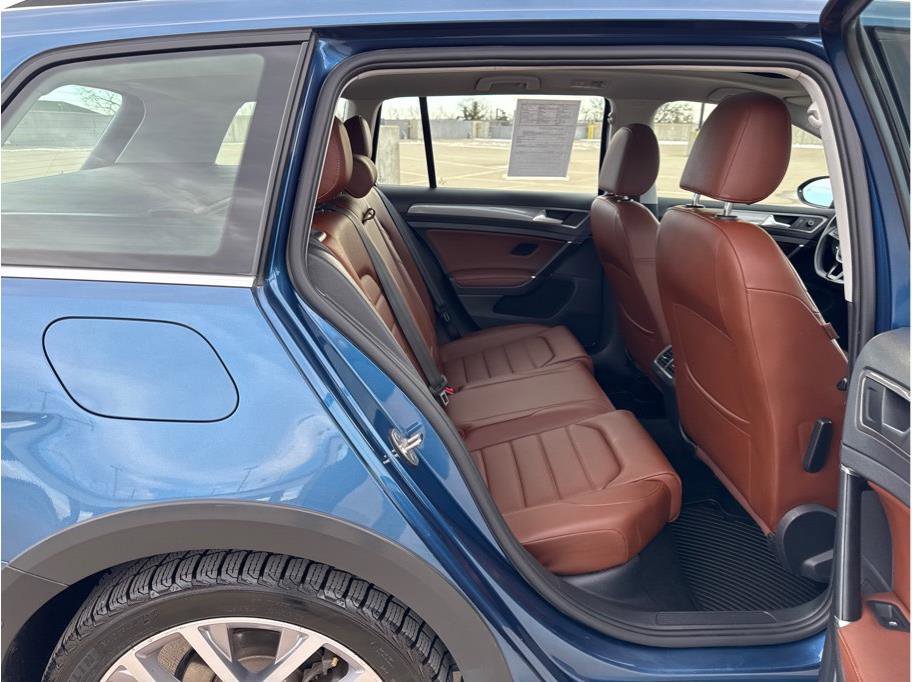 Used 2018 Volkswagen Golf Alltrack SEL image 11