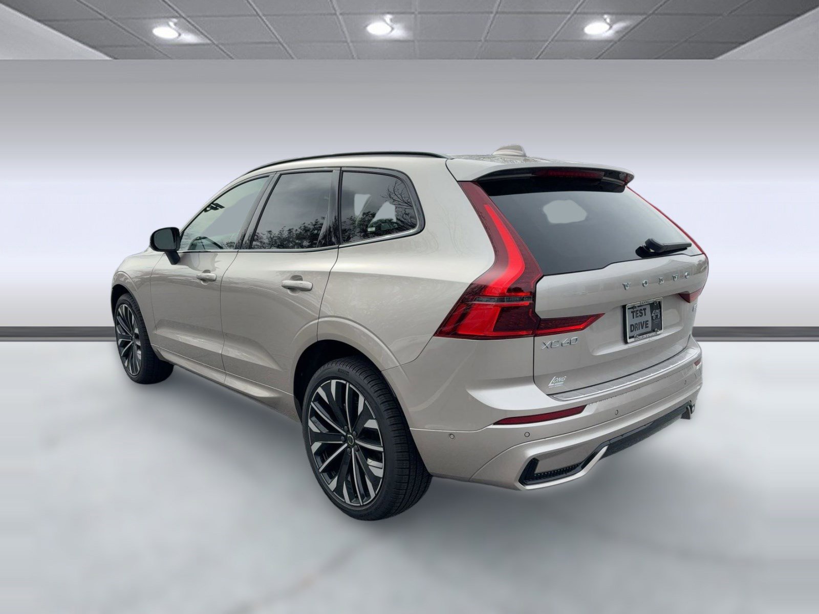 New 2026 Volvo XC60 B5 Ultra w/ Protection Package Premier image 3
