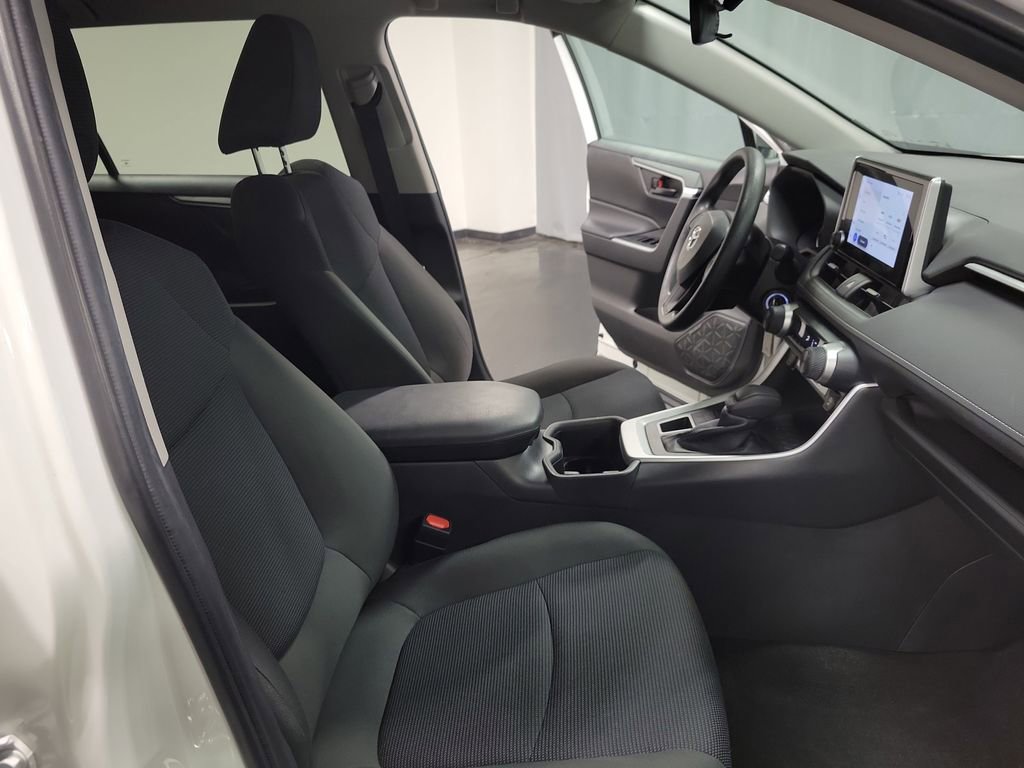 Used 2023 Toyota RAV4 LE image 22