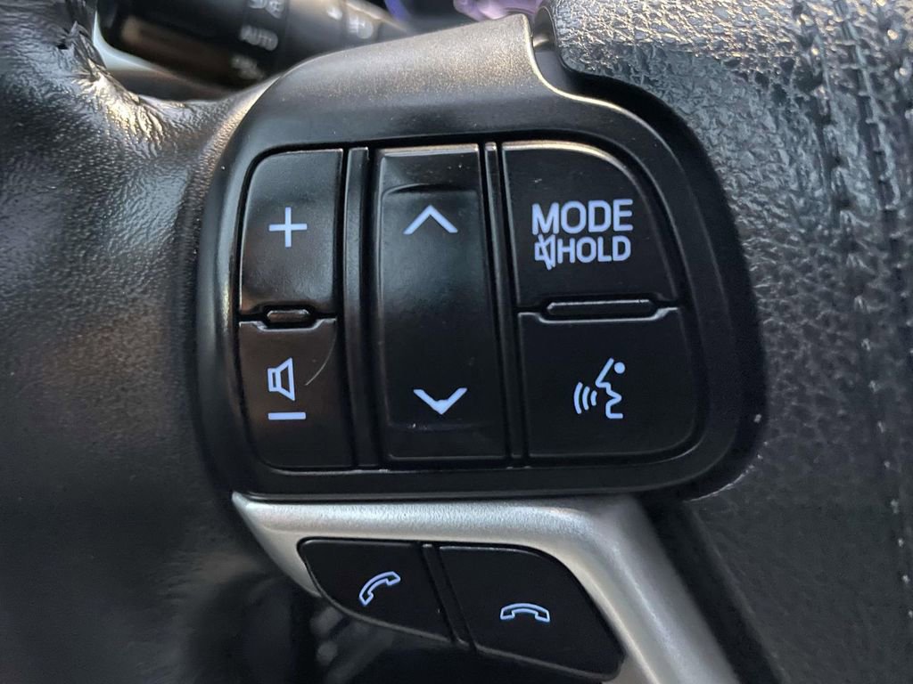 Used 2017 Toyota Highlander XLE image 33